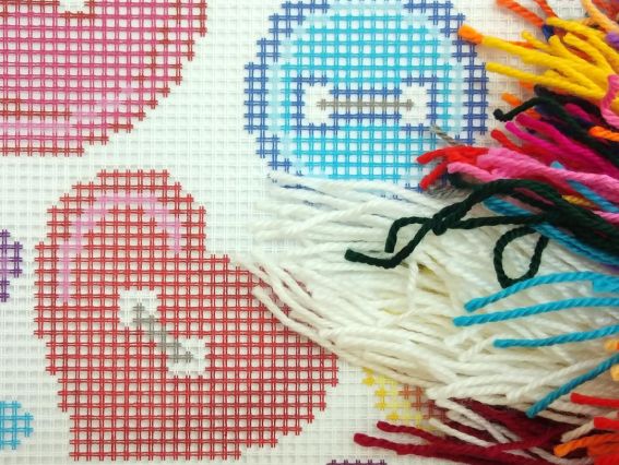 Набір для вишивання Подушка напів-хрестиком 40х40см V-259 Ґудзики Чарівниця