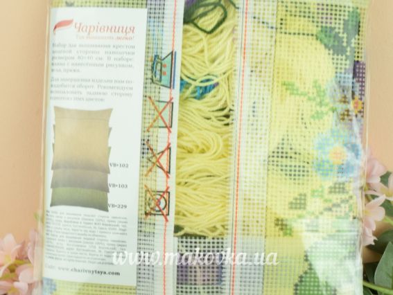 Набір для вишивання Подушка напів-хрестиком V-274 Букет фіалок, Чарівниця