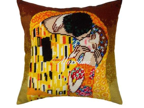 Подушка напів-хрестиком V-276 Поцілунок, Чарівниця, набір для вишивання