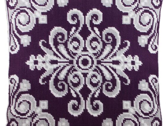 Набір для вишивання Подушка напівхрестиком V-286 Дамаск, Чарівниця