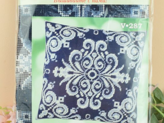 Набір для вишивання Подушка напівхрестиком V-287 Тегеран, Чарівниця