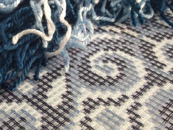 Набір для вишивання Подушка напівхрестиком V-287 Тегеран, Чарівниця