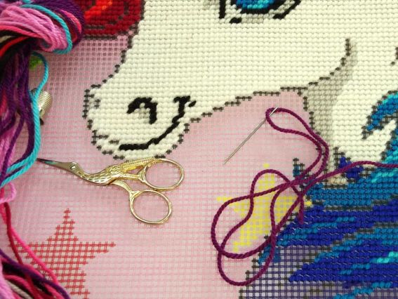 Набір для вишивання Подушка напівхрестиком 40х40см V-301 Єдиноріг Чарівниця