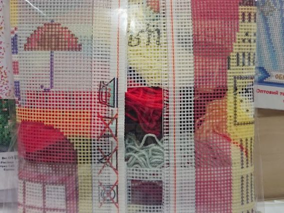 Подушка напівхрестиком V-406 Спогади про Лондон, Чарівниця, набір для вишивання