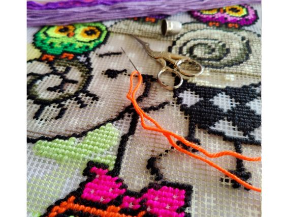 Набор для вышивания декоративной подушки полу-крестом Слонёнок и совы, V-424, ТМ Чаривныця