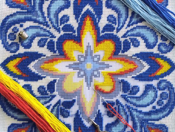 Набір для вишивання Подушка напівхрестиком 40х40см V-437 Вогонь і лід, Чарівниця