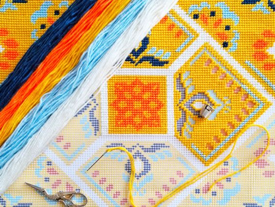 Набір для вишивання подушки напівхрестиком 40х40 см V537 Сонячний ранок - Чарівниця