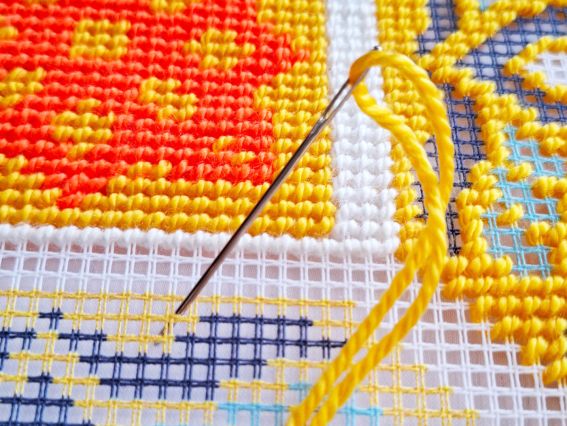 Набір для вишивання подушки напівхрестиком 40х40 см V537 Сонячний ранок - Чарівниця