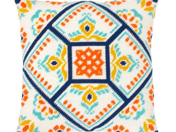 Подушка напівхрестиком V-538 Прозорість дня, Чарівниця