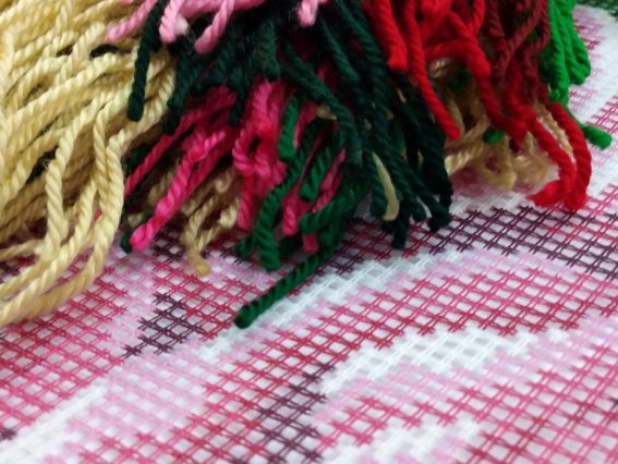 Рожеві троянди, V-82, Чарівниця набір для вишивання подушка напів-хрестиком 