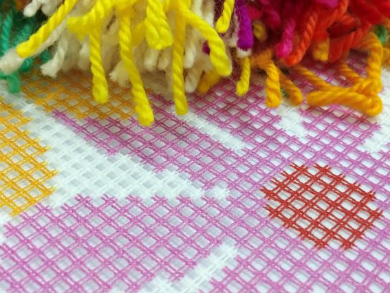 Набір для вишивання Подушка напівхрестиком  Космея, V-84, Чарівниця