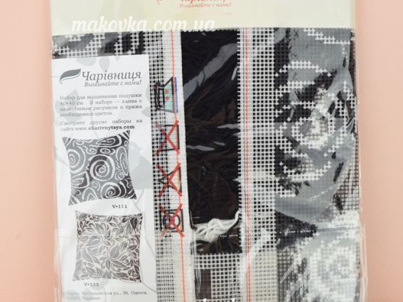 Набір для вишивання Подушка напівхрестиком V-117 Троянди вночі, Чарівниця, 