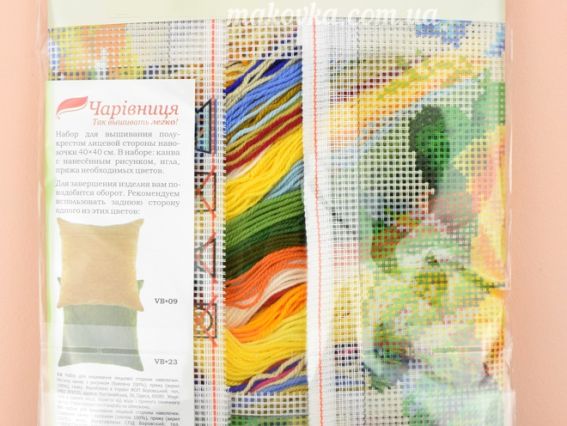 Набір для вишивання Подушка напівхрестиком V-139 Улюблені троянди, Чарівниця, 