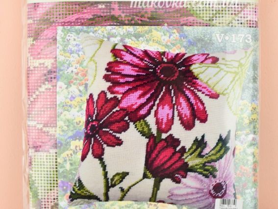 Набор для вышивания подушки полукрестиком 40х40 см V-173 Астры - Чарівниця