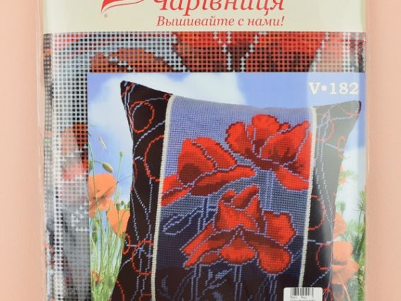 Подушка напівхрестиком V-182 Маки вночі, Чарівниця, набір для вишивання