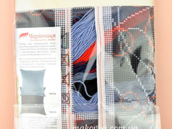 Подушка напівхрестиком V-182 Маки вночі, Чарівниця, набір для вишивання