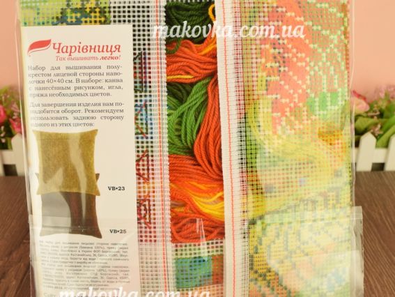 Набір для вишивання Подушка напівхрестиком V-197 Зелень, Чарівниця,