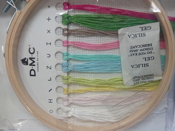 Набор для вышивания крестом BK1948L Зимний букет, DMC , с пяльцами в комплекте