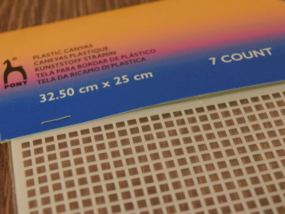 Пластикова канва PONY 61007-03 розмір 25х32,5см БІЛА 1 лист