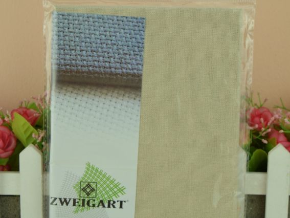 Zweigart 3984/770 Канва Murano- Lugana-Aida. цвет 770 Кремовый (36х46см)  Чарівна мить