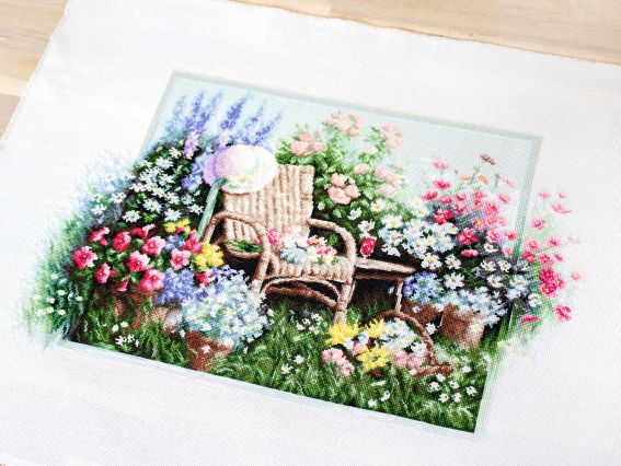 Набір для вишивання хрестиком на канві B2344 Квітучий сад, Лука-С