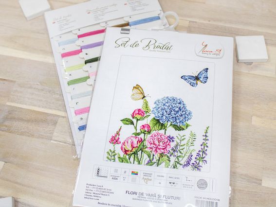 Набір для вишивання хрестом на канві на Аїді 16ст BA2360 Літні квіти та метелики Luca-S