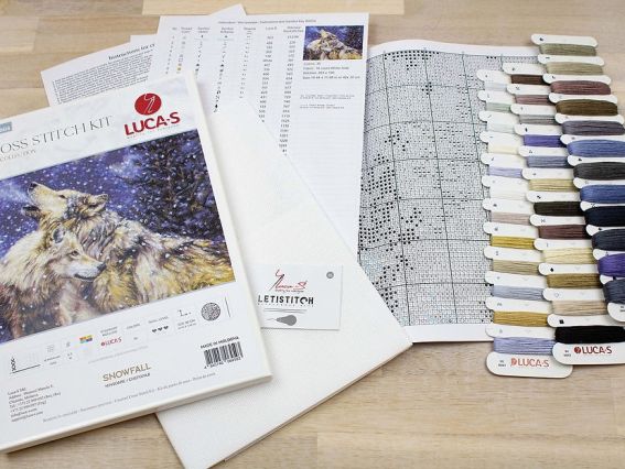 Набір для вишивання хрестиком BU5004 Снігопад (вовки) Лука-С
