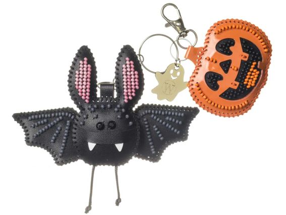 Готова підвіска для сумки «Геловінська ніч» з DIY набору Wonderland Crafts FLBB-199 - кажан , гарбуз та маленький привід,