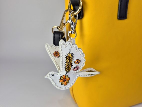 Обвіс для сумки Пташка біла. Тиха надія FLHL-111 Чарівна Країна Набір для вишивання нитками на штучній шкірі 