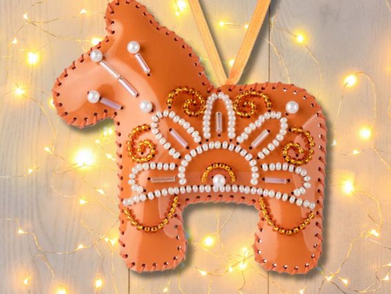 Підвіс, прикраса Конячка FLBB-163 Чарівна Країна Набір для вишивання бісером на штучній шкірі 