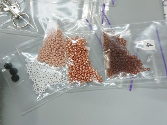 Обвіс для сумки Кошеня з серцем (біле) FLBB-180 Чарівна Країна Набір для вишивання бісером на штучній шкірі 