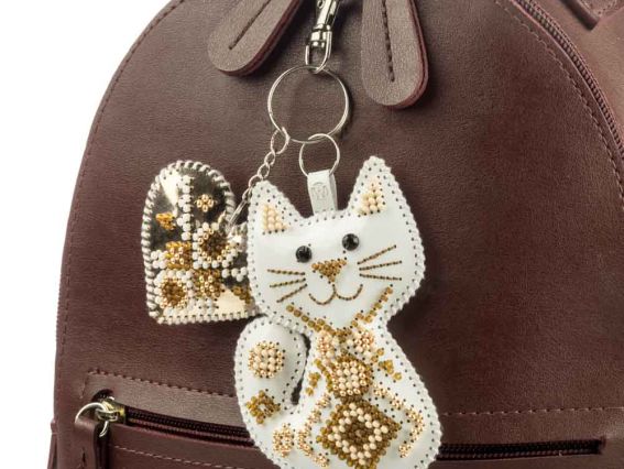 Обвіс для сумки Кошеня з серцем (біле) FLBB-180 Чарівна Країна Набір для вишивання бісером на штучній шкірі 