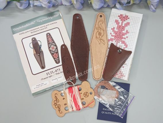 Чехол для ножниц Розовые мечты (орнамент) FLTL-073 Волшебная Страна Набор для вышивания нитками на искусственной коже 