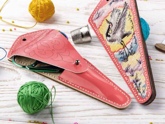 Набор для вышивания чехла для ножниц на искусственной коже FLTL-091 Цапля Wonderland Crafts (Волшебная Страна)