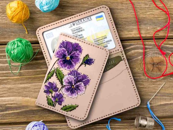 Набір для вишивання на штучній шкірі Обкладинка на ІД-паспорт Рожевий колір FLHL-097 фіалки Wonderland Crafts (Чарівна Країна)