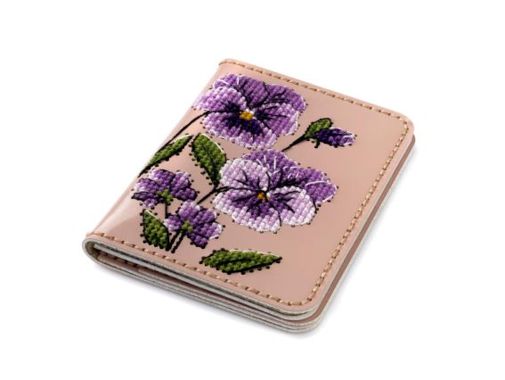 Набір для вишивання на штучній шкірі Обкладинка на ІД-паспорт Рожевий колір FLHL-097 фіалки Wonderland Crafts (Чарівна Країна)