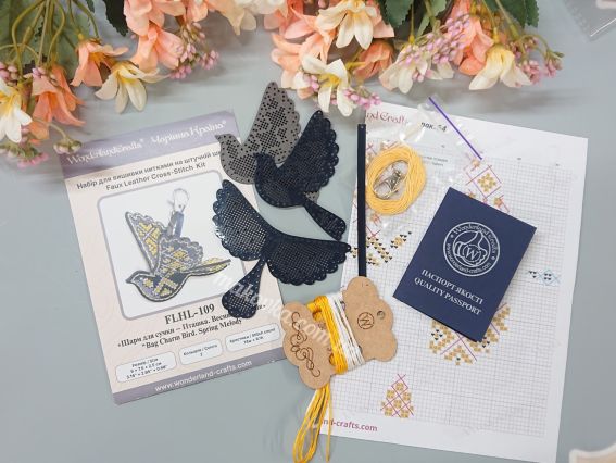 Обвіс для сумки Пташка. Весняна мелодія FLHL-109 Чарівна Країна Набір для вишивання нитками на штучній шкірі 