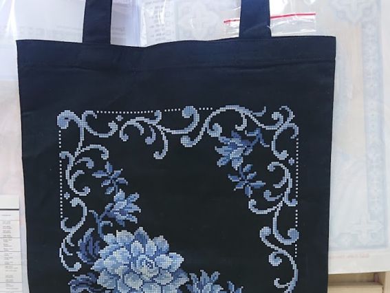 Пошита Эко-Сумка СП-ч130-164 Синій квітковий візерунок, під вишивку Чорна Бісерок