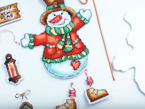 Т-04 Серія новорічні іграшки (сніговик), вишивка хрестом Crystal Art (ЧМ)