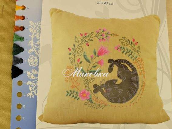 Подушка ВТ-222 Літній сон (чорний кіт) Crystal Art Набір для вишивання нитками