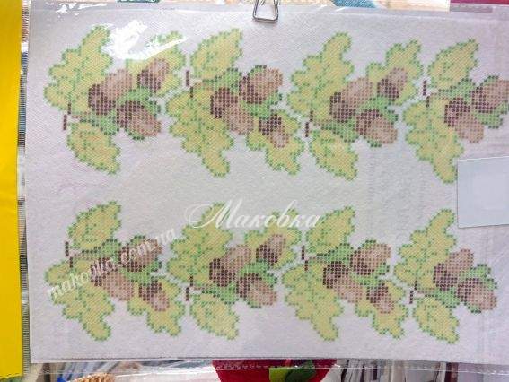 Дубове листя К 292 Confetti Флізелін водорозчинний пришивний з малюнком  Дубове листя К 292 Confetti Флізелін водорозчинний пришивний з малюнком 