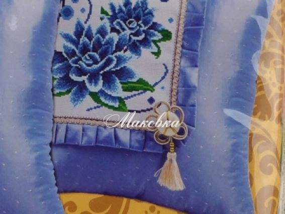 Готовая подушка под вышивку, Голубые цветы, 88067