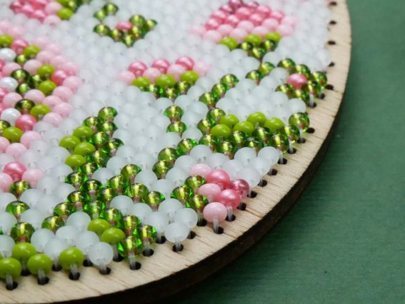 Набор для вышивания бисером пасхальной игрушки на деревянной основе Пасхальная Писанка D-10 Кольорова