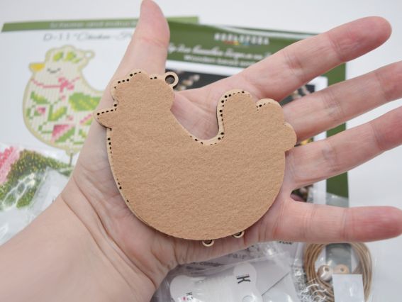 Набор для вышивания бисером пасхальной игрушки на деревянной основе Курочка-Веснянка D-11 Кольорова