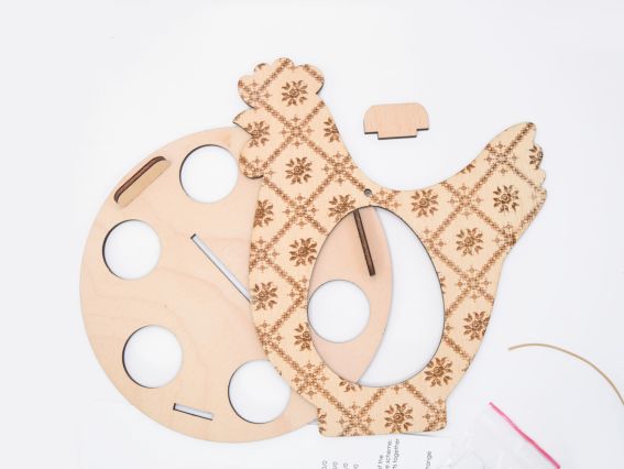 Набір для вишивки бісером по дереву: підставка для крашанок у вигляді курочки з яєчком у центрі ДП-001 Кольорова