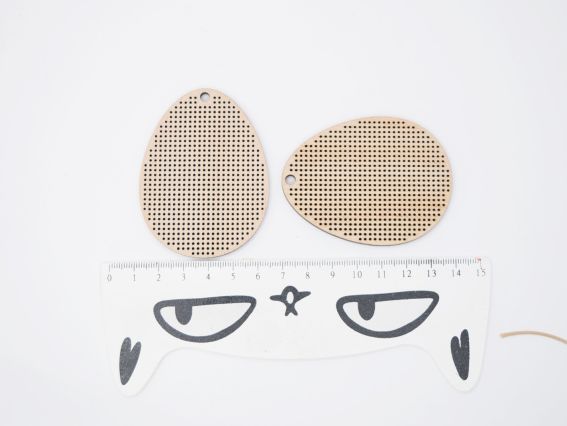 Набір для вишивки бісером по дереву: підставка для крашанок у вигляді курочки з яєчком у центрі ДП-001 Кольорова