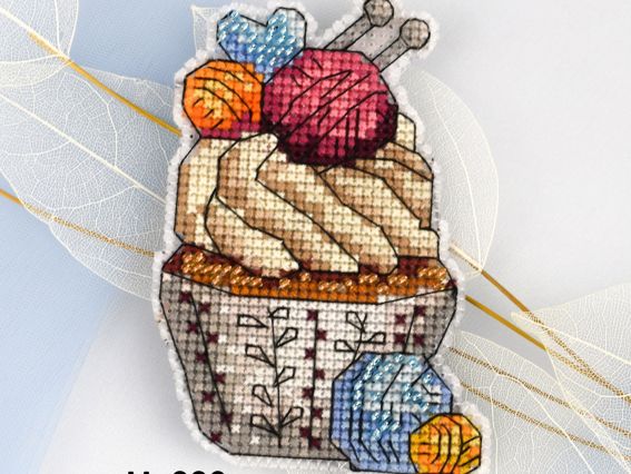 Магнит М-009 Творческий десерт, вышивка нитками, Кольорова