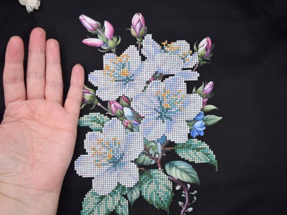 Пошита Эко-Сумка , шопер з малюнком під вишивку Квіти шипшини ШП-1-074 Чорний, Кольорова