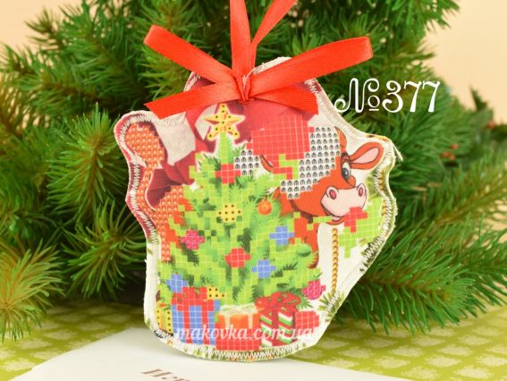 Игрушка на елку №377 Бычок и ёлочка, Красуня, фигурная пошитая заготовка для вышивания Игрушка на елку №377 Бычок и ёлочка, Красуня, фигурная пошитая заготовка для вышивания