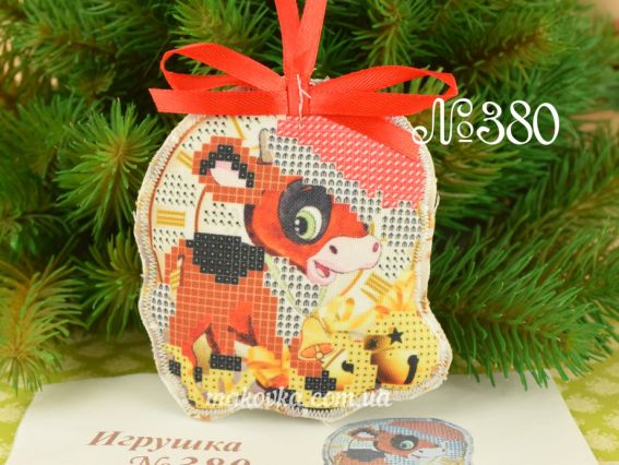 Игрушка на елку №380 Бычок в шапочке, Красуня, фигурная пошитая заготовка для вышивания Игрушка на елку №380 Бычок в шапочке, Красуня, фигурная пошитая заготовка для вышивания